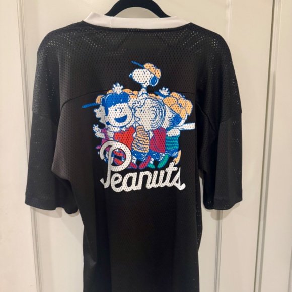 Peanuts Sports Jersey -Size Medium - Picture 2 of 4